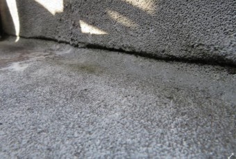 ベランダ亀裂