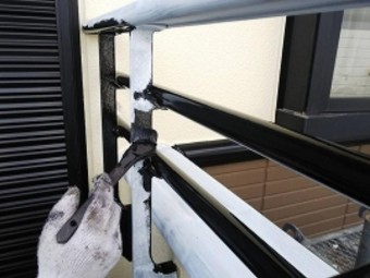 ベランダ 手摺り上塗り