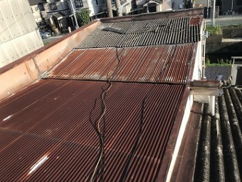 屋根離れ部分