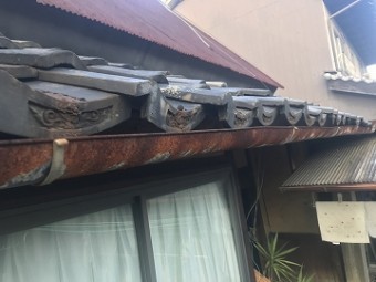 瓦と雨樋の状態