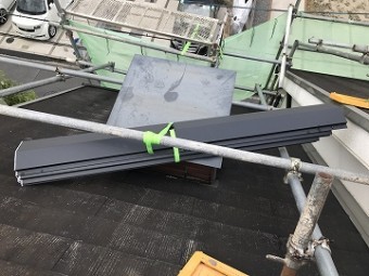 棟板金荷上げ