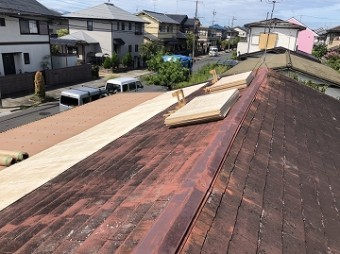 下から野地板の増し打ち