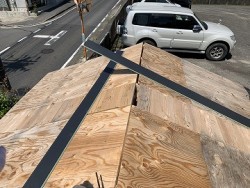 納屋の屋根