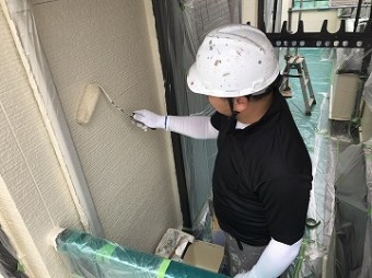 上塗り作業中