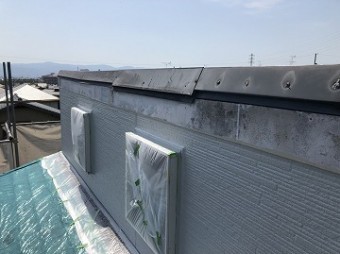 片流れ屋根 棟板金