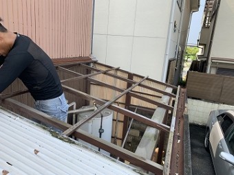 テラス屋根材撤去
