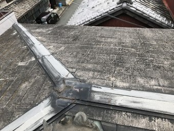 劣化した屋根