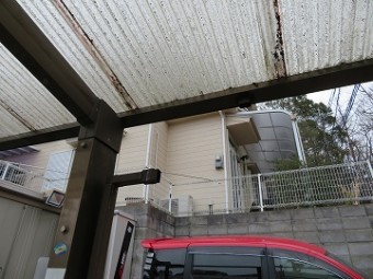 波板の汚れ下から撮影