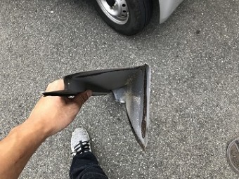 飛んだ棟板金