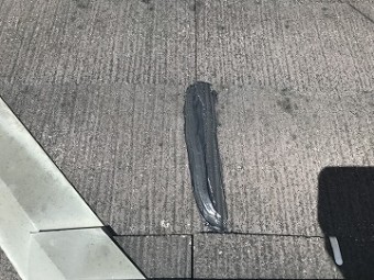 瓦の割れ部分