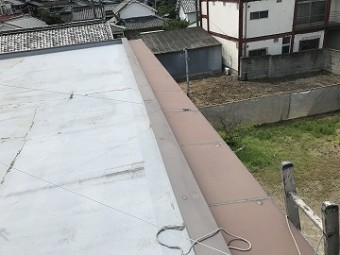 ひさし部分