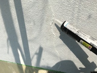 ひび割れコーキング2