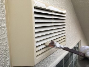 換気口の塗装