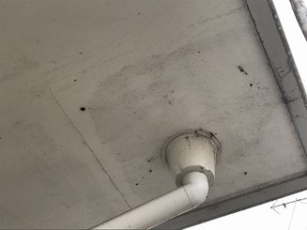 樋雨漏り