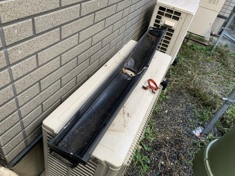 破損した雨樋