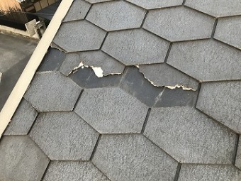 瓦の欠け