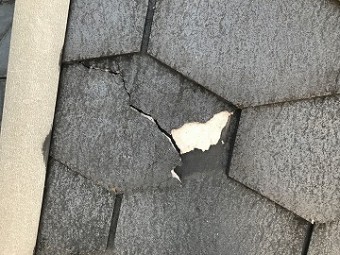 瓦のひび割れ