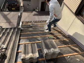 瓦降ろし