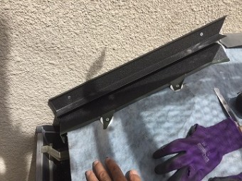下屋根雨押え施工