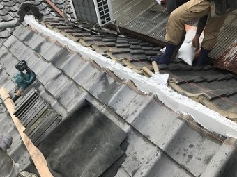 棟瓦の葺き直し
