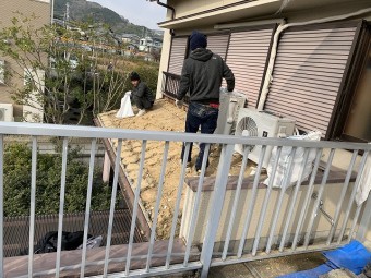 下屋根 瓦撤去