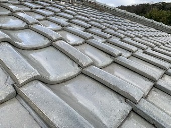 瓦のひずみ