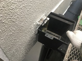 樋裏塗装後