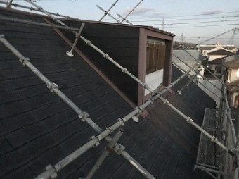 急こう配用屋根足場