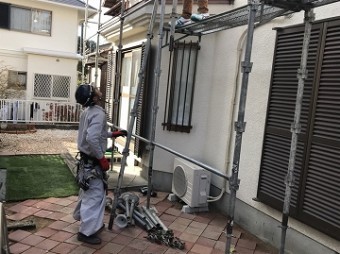 足場工事の様子