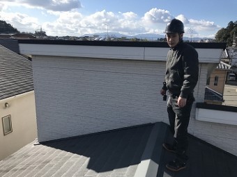 屋根調査の様子