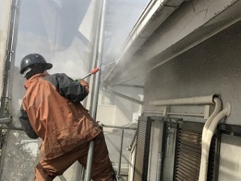 外壁の洗浄