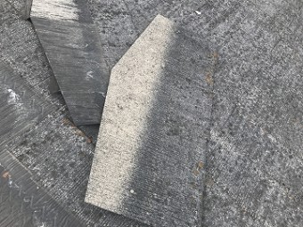 剥がれた瓦