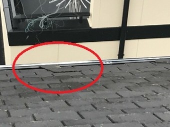 瓦の欠け