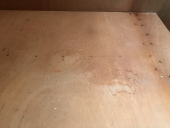 屋根裏部屋の床
