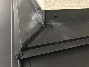 雨押え板金施工