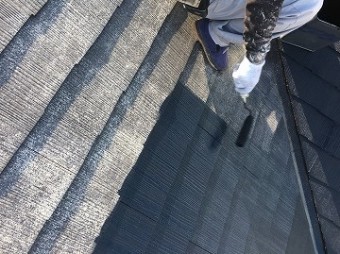 屋根中塗り塗装