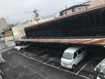 駐車場の屋根
