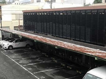 車の出入り