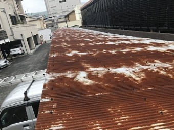 錆びた屋根