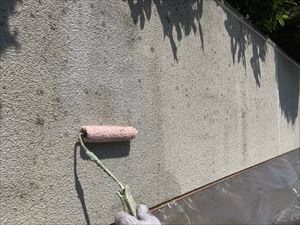 塀　シーラー塗布
