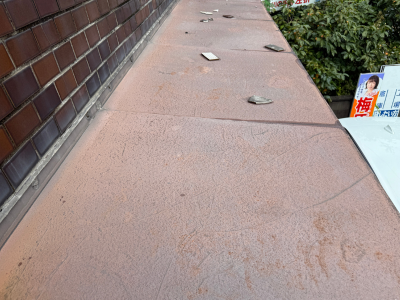 橿原市で塗り替え前のサビが進行した鉄製庇