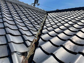橿原市谷板金穴あき