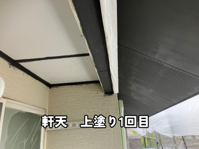 生駒市で軒天塗装1回目を施工