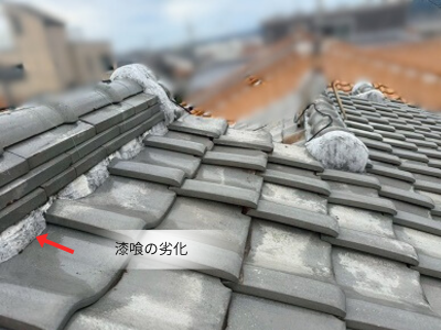 奈良市棟瓦の漆喰の剥がれ