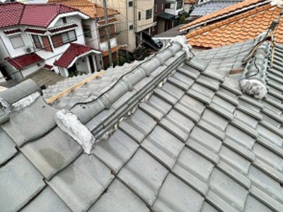 奈良市雨漏りしている棟瓦の現状