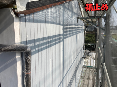 橿原市 トタン壁塗装工事 錆止め完了