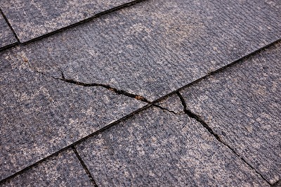 天理市住宅の屋根材が割れているスレート屋根