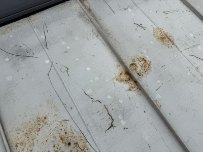 奈良市トタン屋根の表面に赤錆