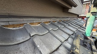 下地を整えた屋根面