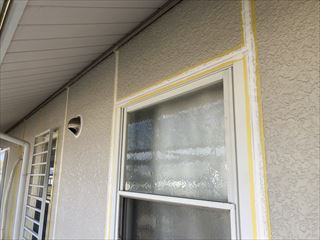 外壁　サッシ廻りコーキング完了